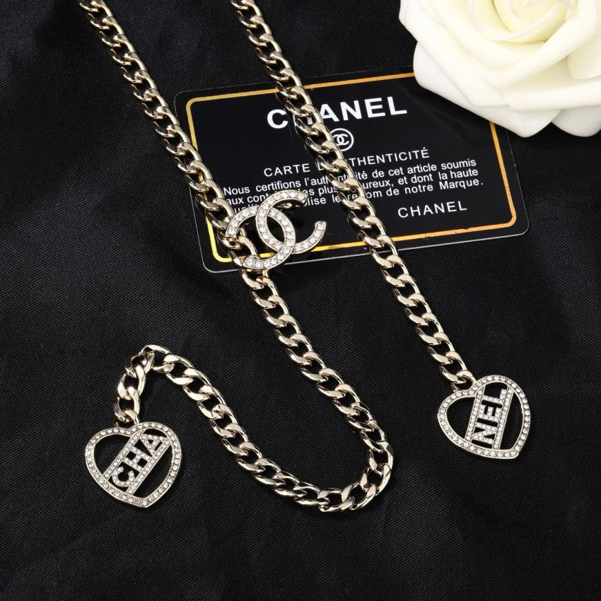 Ch**el Chain belt
