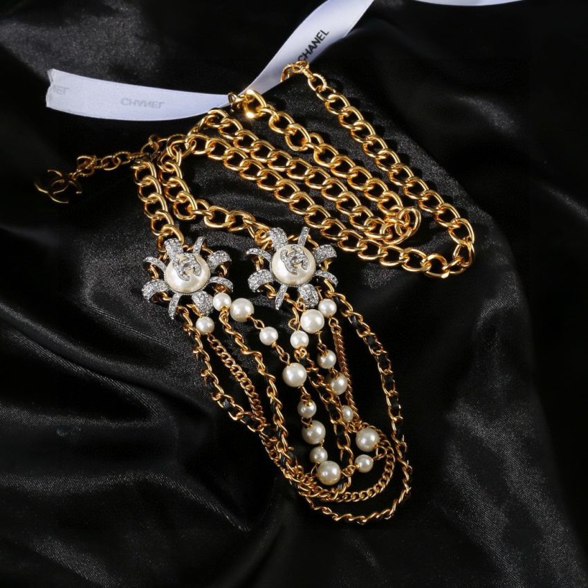 Ch**el Chain belt