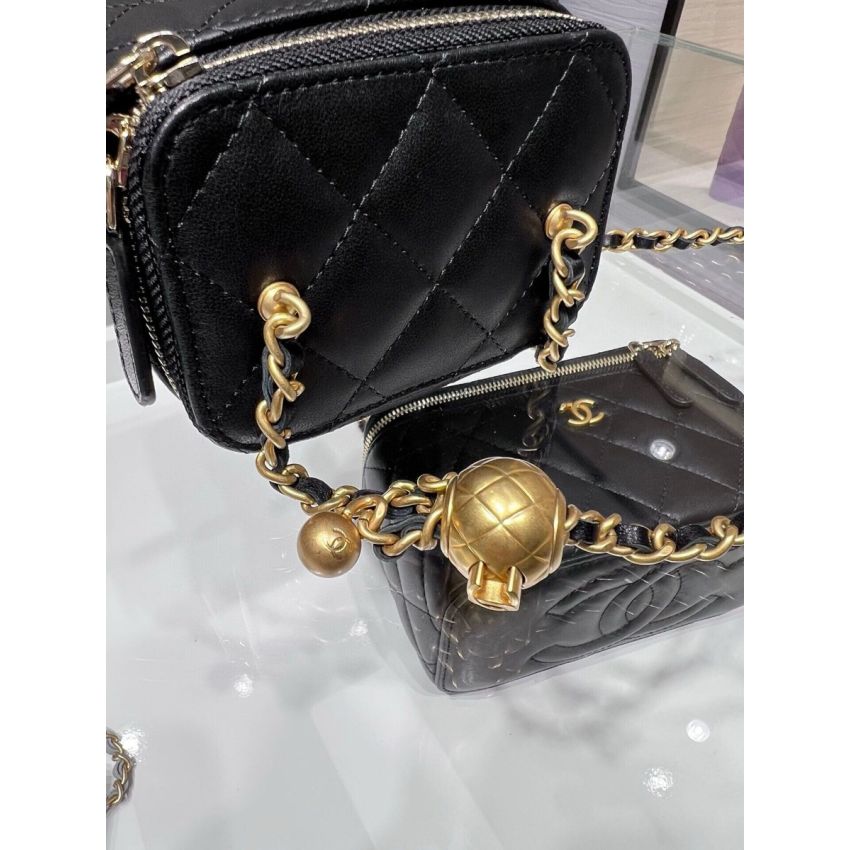 Ch**el Clutch with Chain