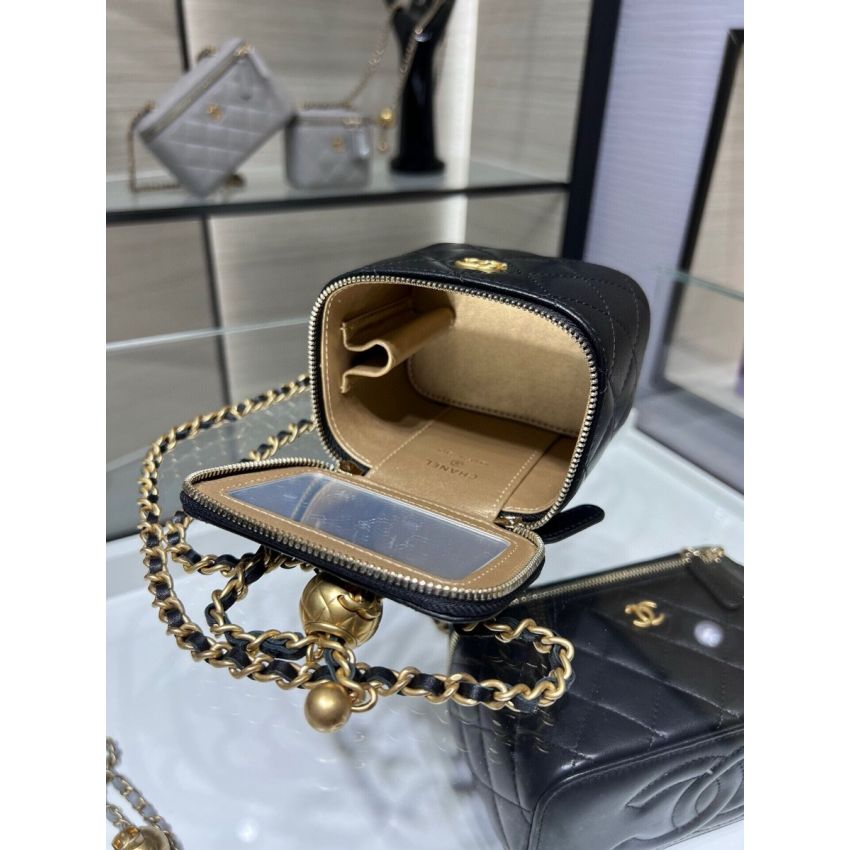 Ch**el Clutch with Chain