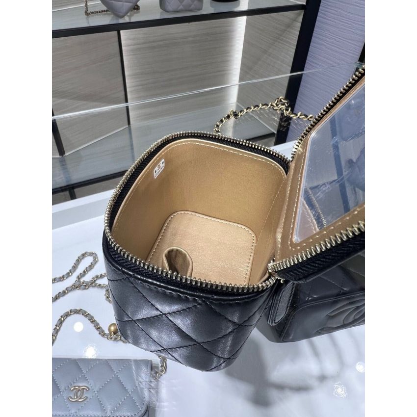 Ch**el Clutch with Chain
