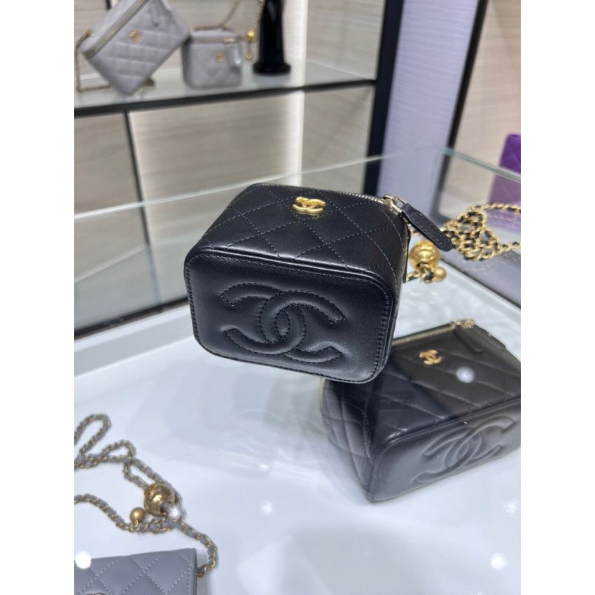 Ch**el Clutch with Chain