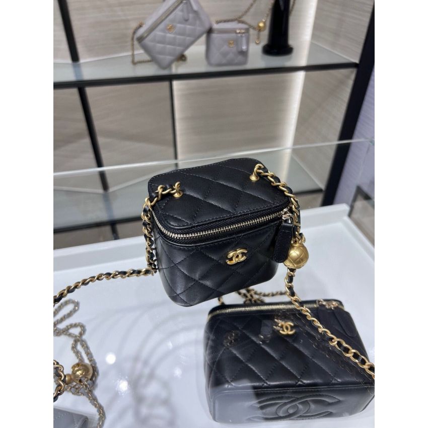 Ch**el Clutch with Chain