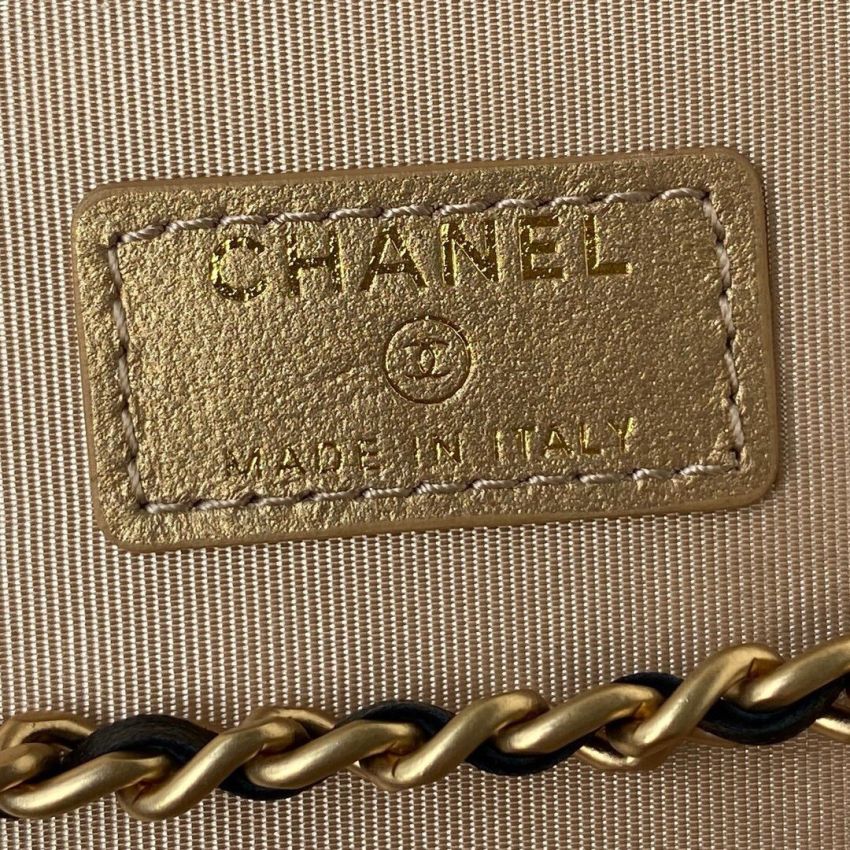 Ch**el Clutch with Chain