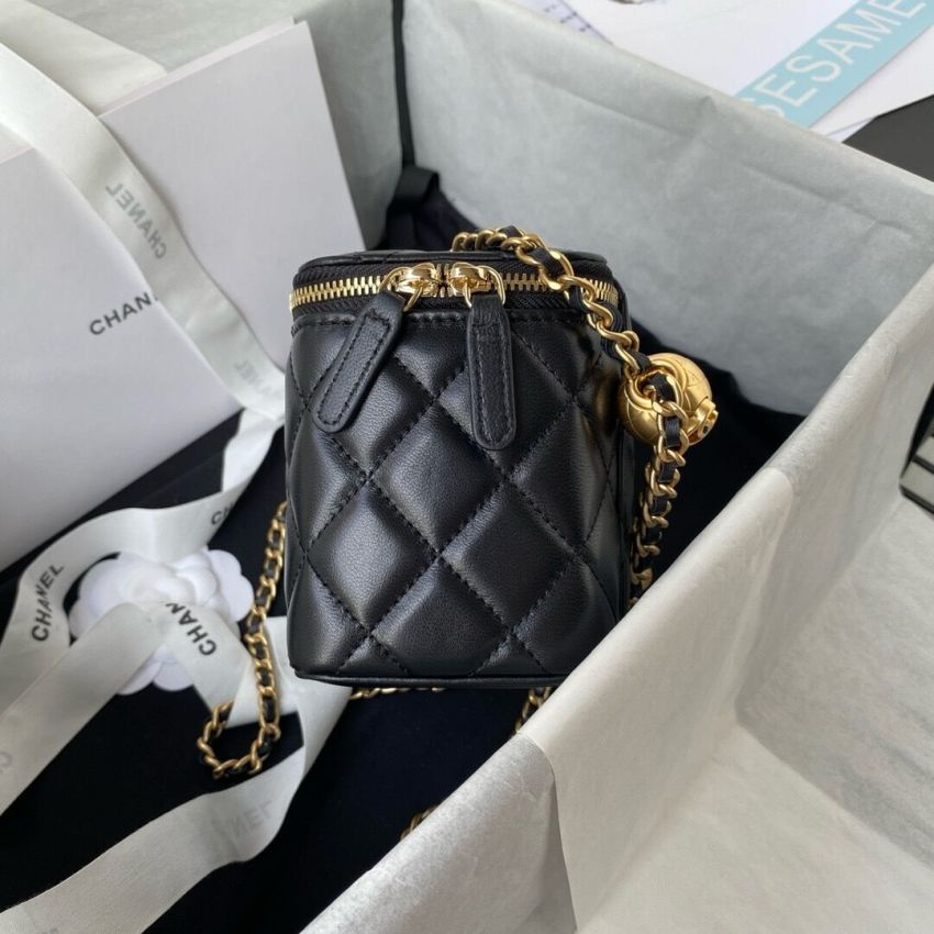 Ch**el Clutch with Chain