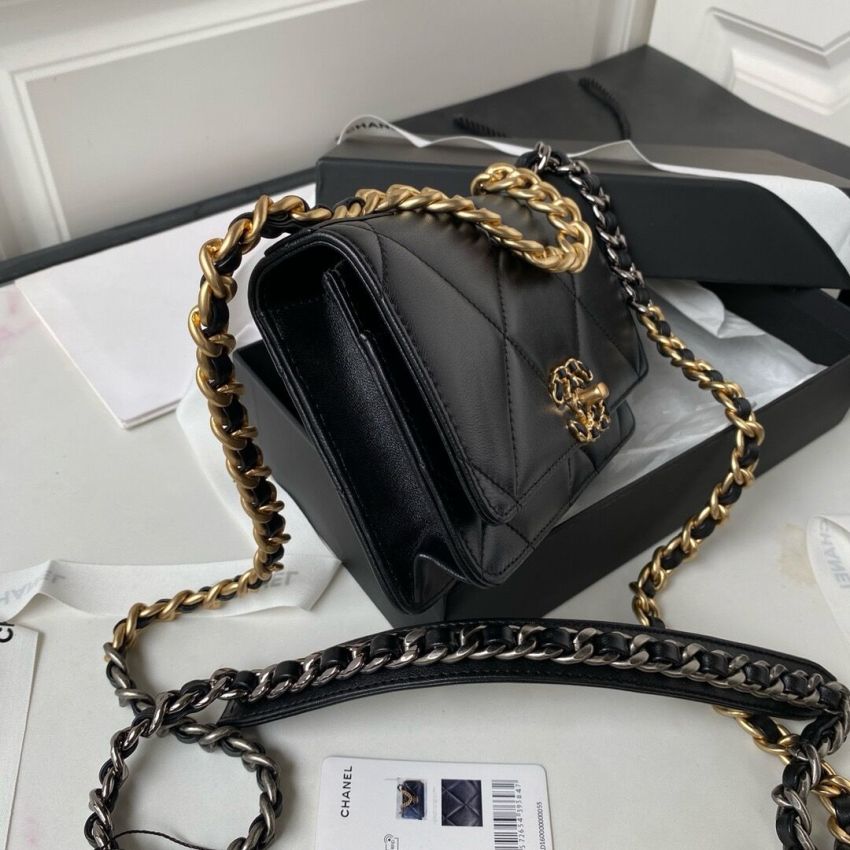 Ch**el 19 Wallet on Chain