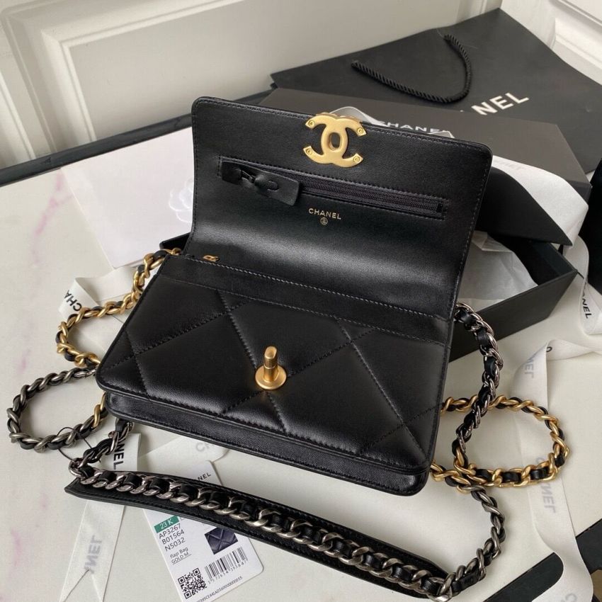Ch**el 19 Wallet on Chain