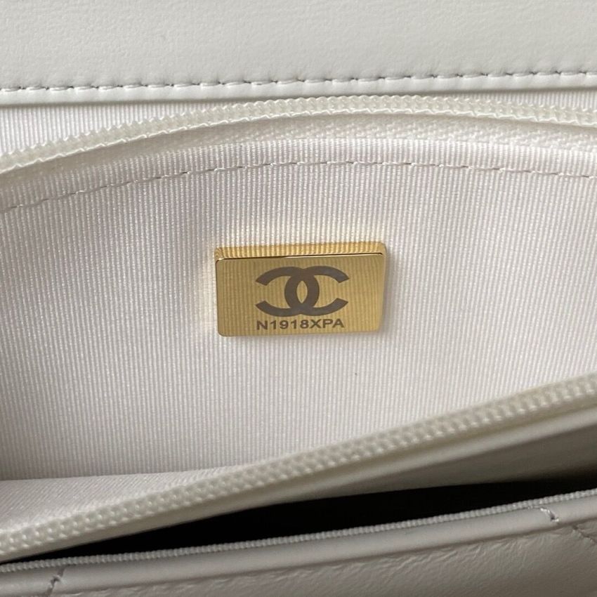 Ch**el 19 Wallet on Chain