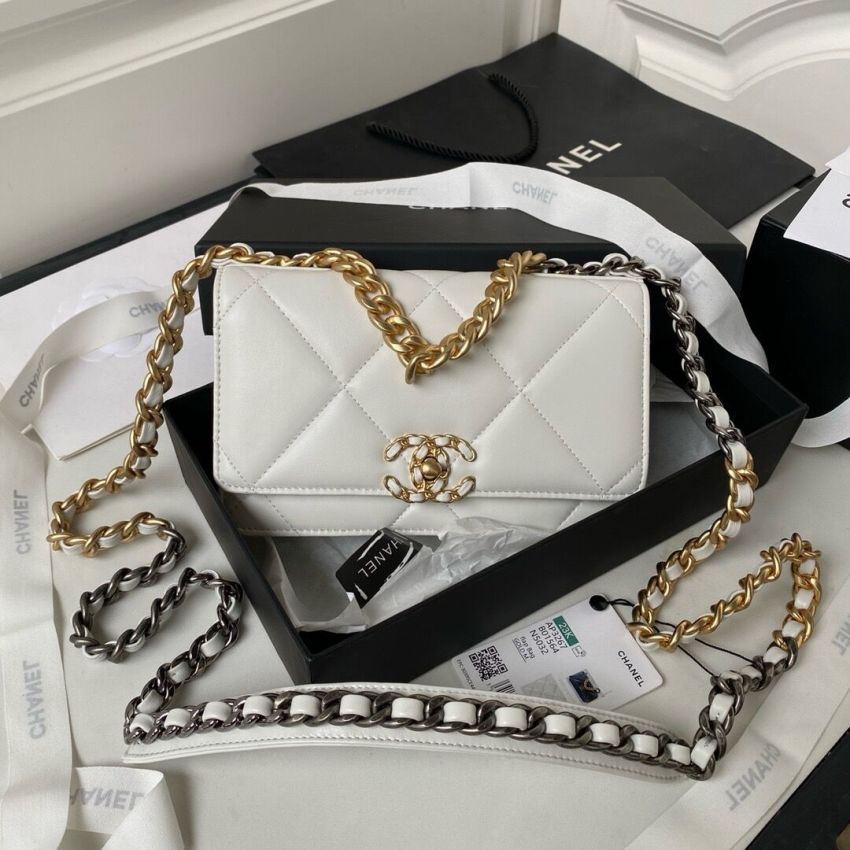 Ch**el 19 Wallet on Chain