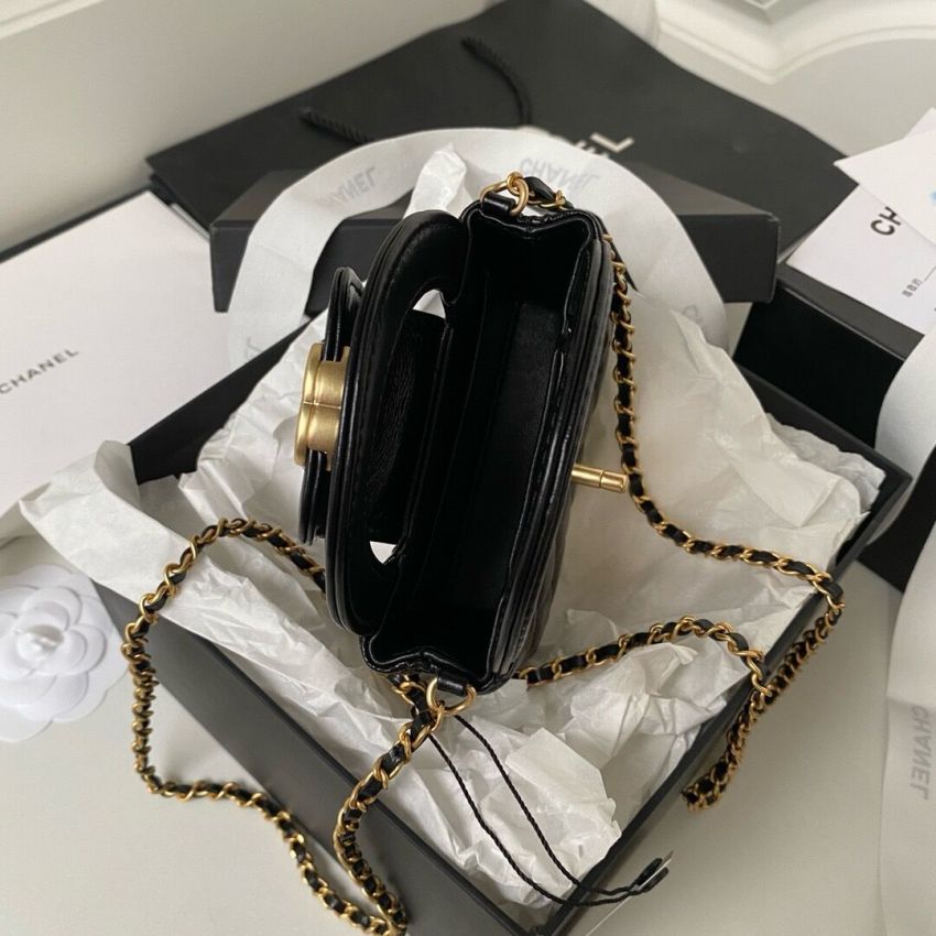 Ch**el Clutch with Chain