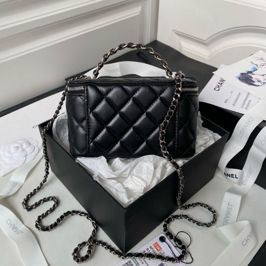 Ch**el Clutch with Chain