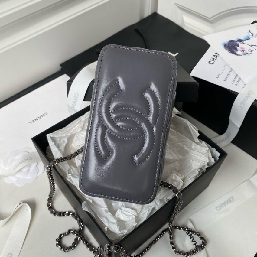 Ch**el Clutch with Chain