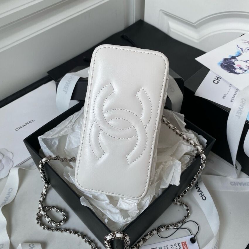 Ch**el Clutch with Chain