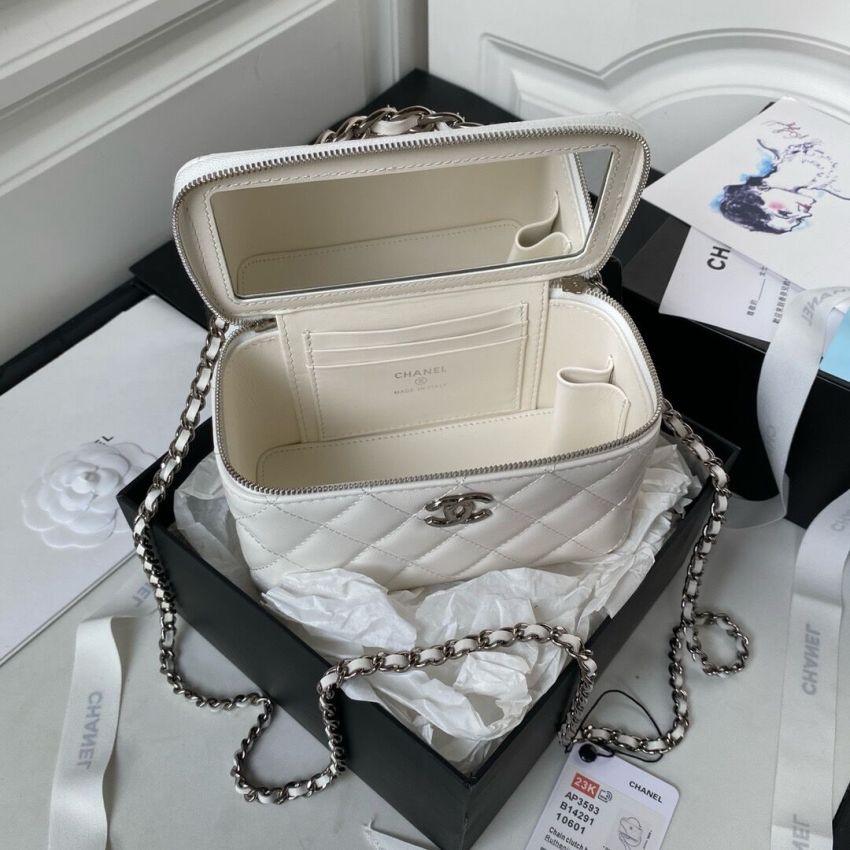 Ch**el Clutch with Chain