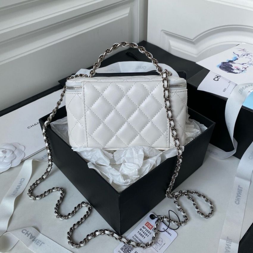 Ch**el Clutch with Chain