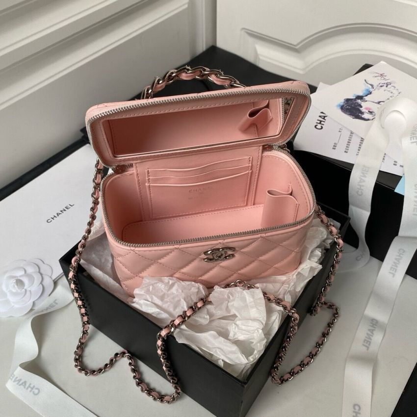 Ch**el Clutch with Chain