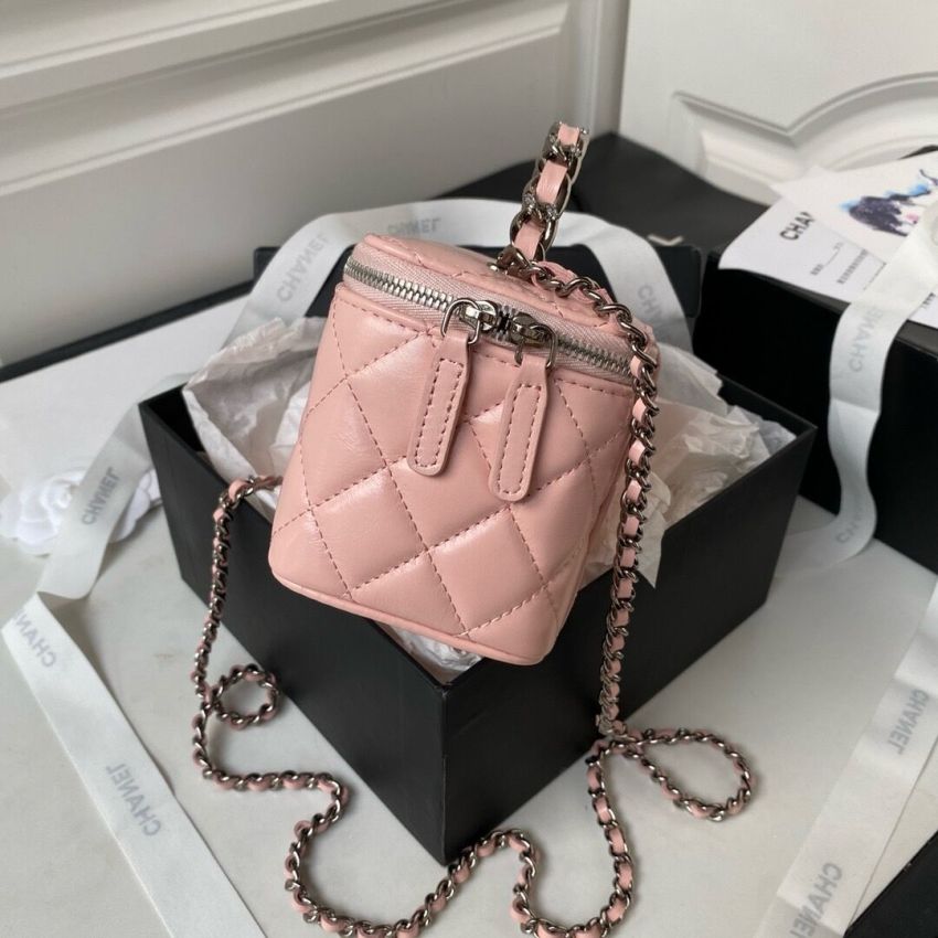 Ch**el Clutch with Chain