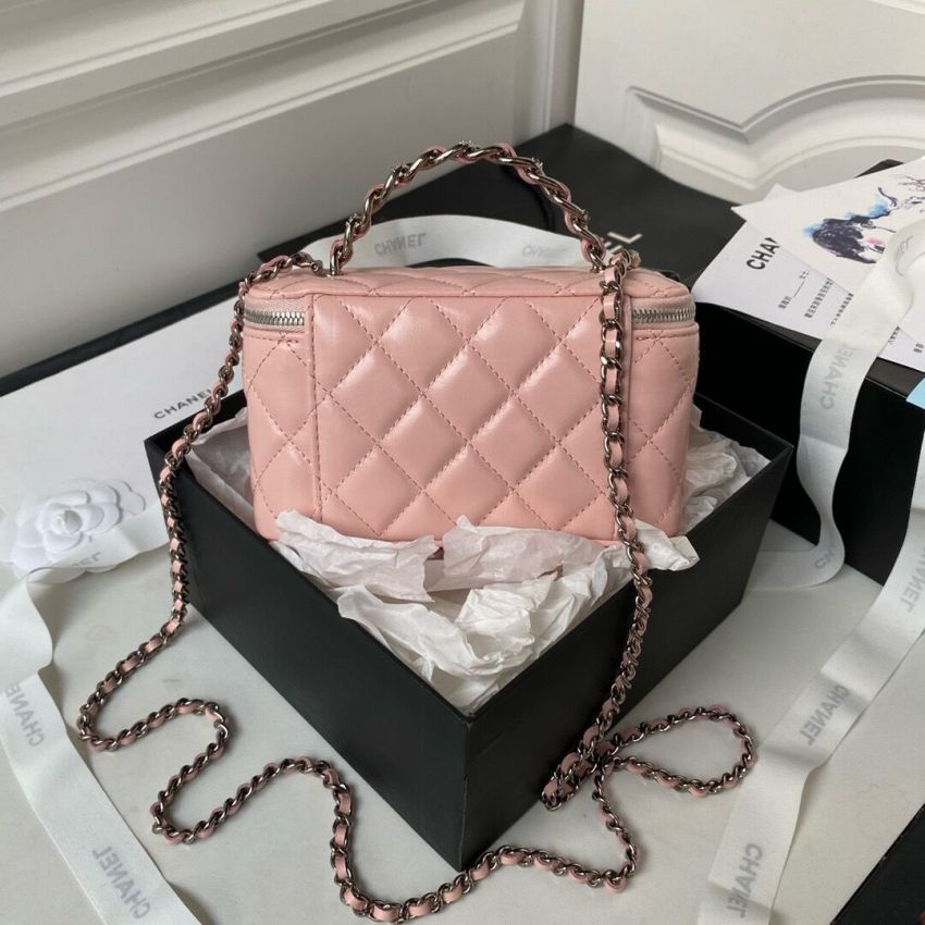 Ch**el Clutch with Chain