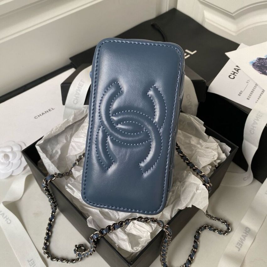 Ch**el Clutch with Chain