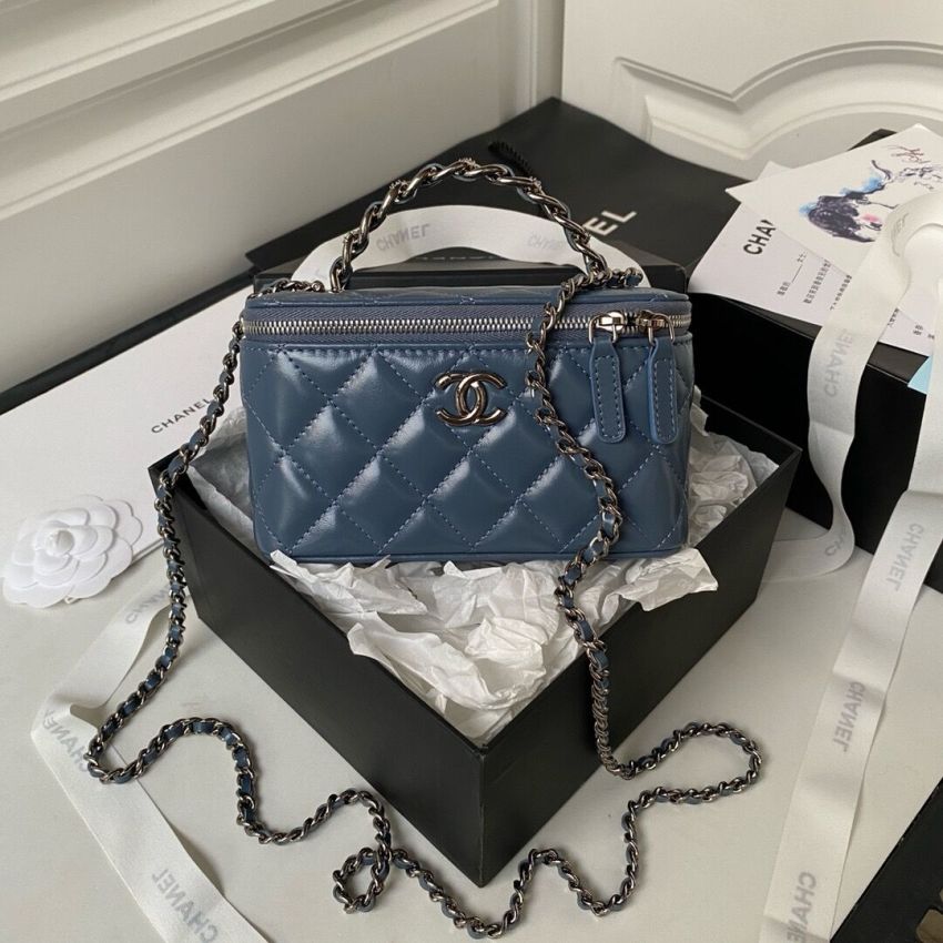 Ch**el Clutch with Chain