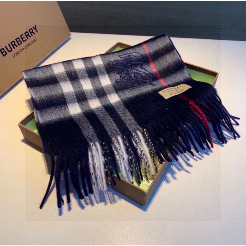 Buerberry Classic Check Cashmere scarf