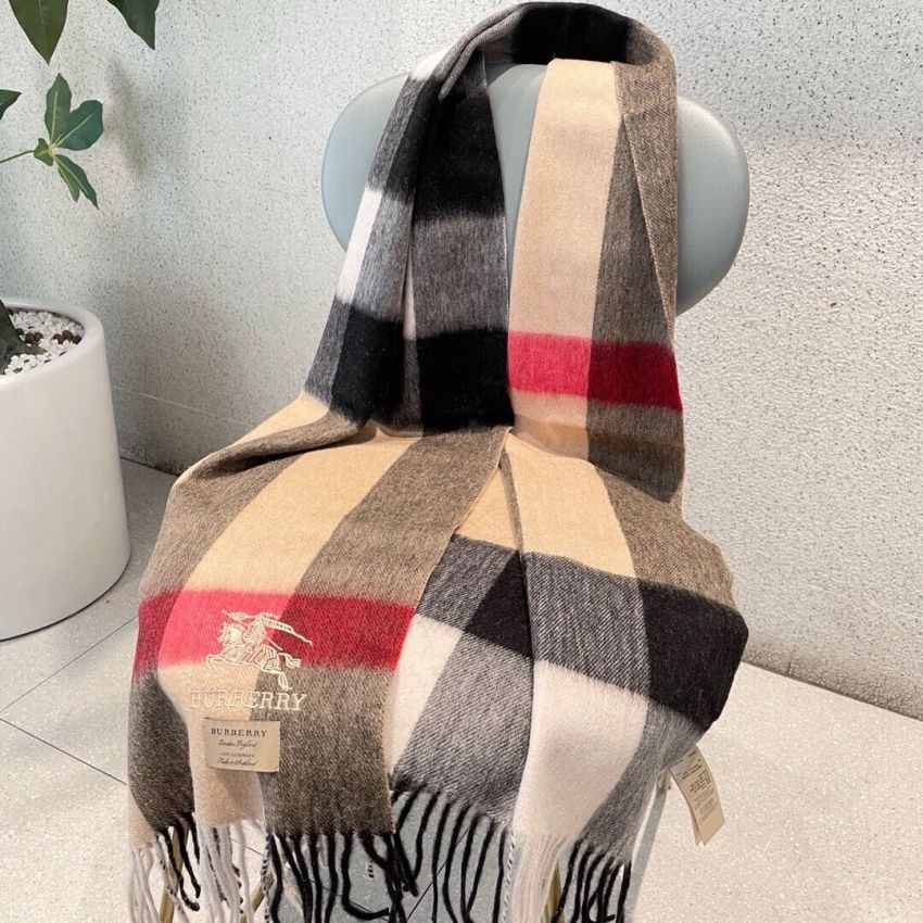 Buerberry Cashmere scarf