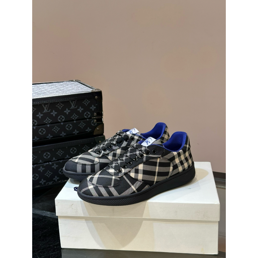 Bv*b*rry Sneaker, Size 35-46