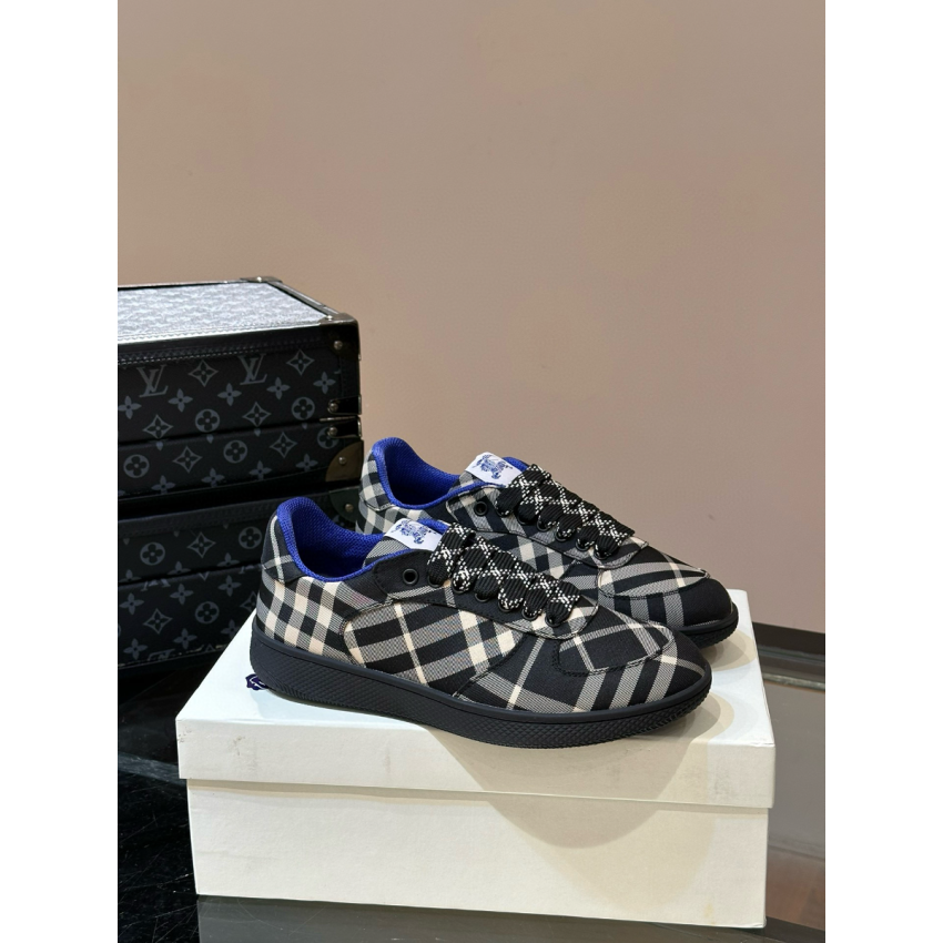 Bv*b*rry Sneaker, Size 35-46