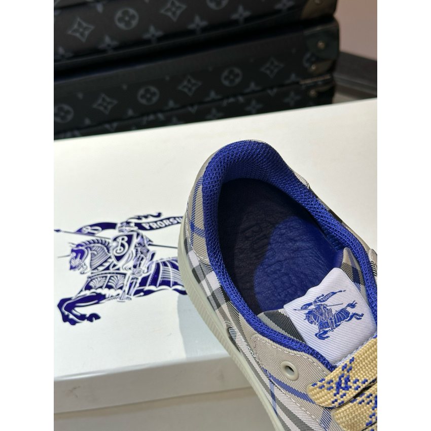 Bv*b*rry Sneaker, Size 35-46