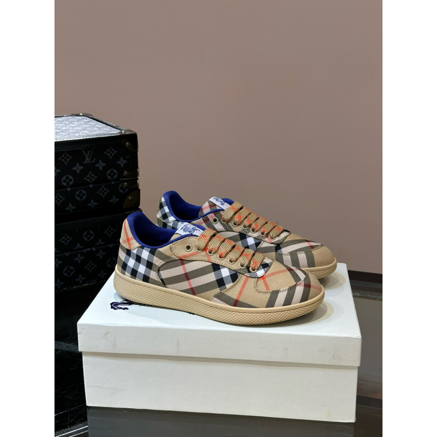 Bv*b*rry Sneaker, Size 35-46