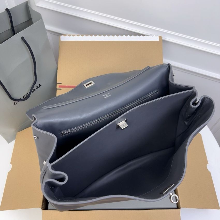 Ba1en*iaga Rodeo Large Handbag- Grey