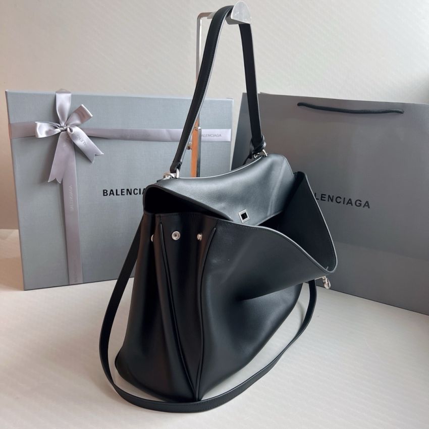 Ba1en*iaga Rodeo Large Handbag- Black