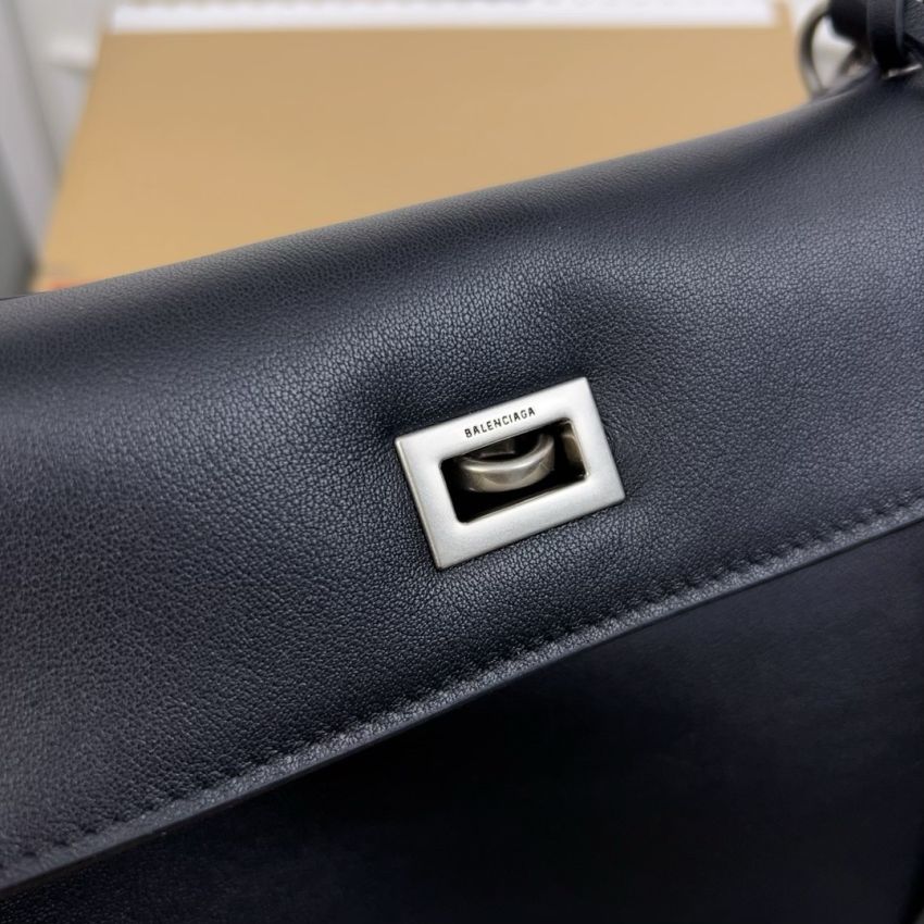 Ba1en*iaga Rodeo Medium Handbag in Black