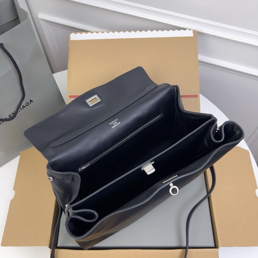 Ba1en*iaga Rodeo Medium Handbag in Black