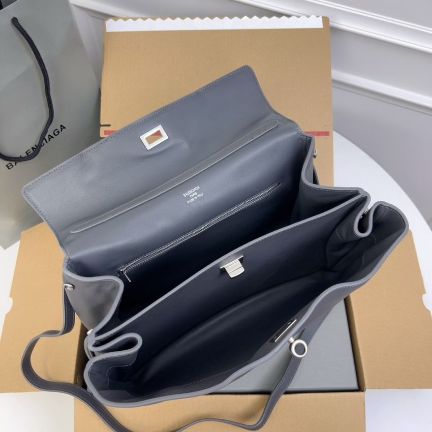 Ba1en*iaga Rodeo Medium Handbag in Grey