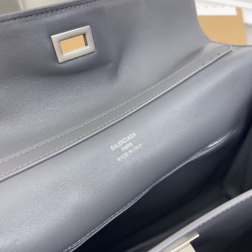 Ba1en*iaga Rodeo Medium Handbag in Grey