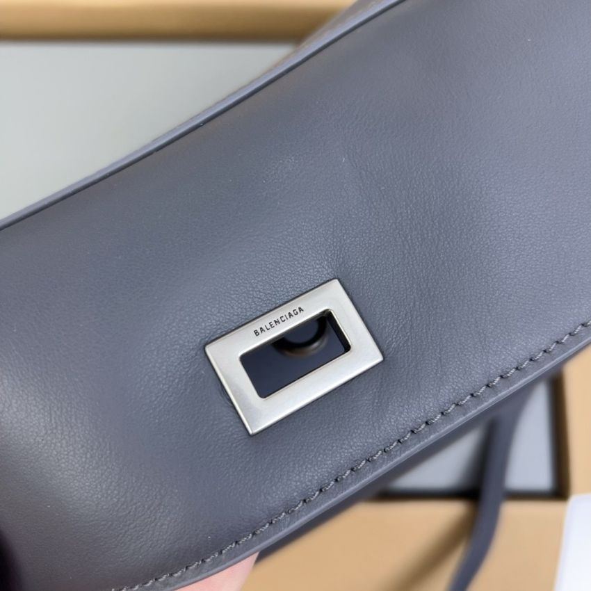 Ba1en*iaga Rodeo Medium Handbag in Grey