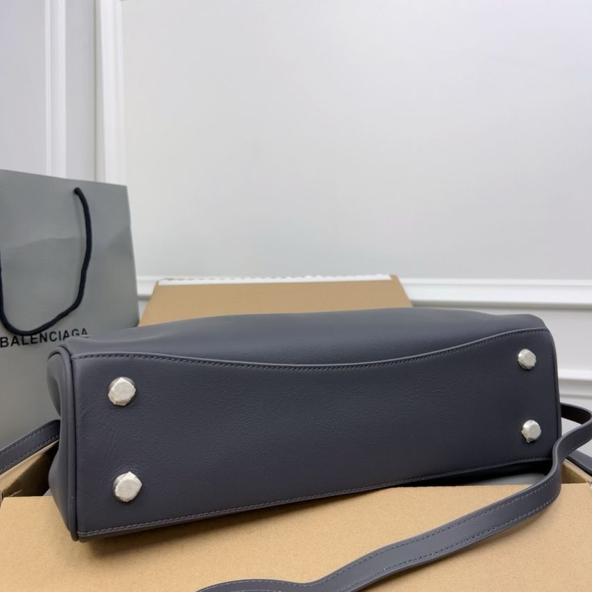 Ba1en*iaga Rodeo Medium Handbag in Grey