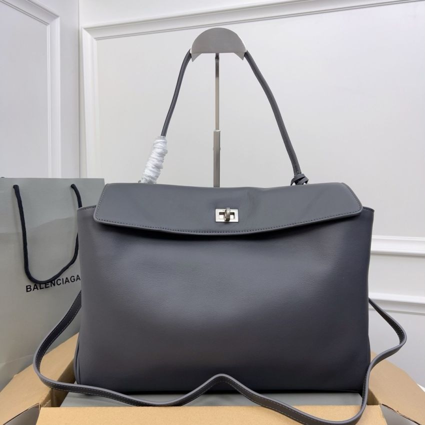 Ba1en*iaga Rodeo Medium Handbag in Grey