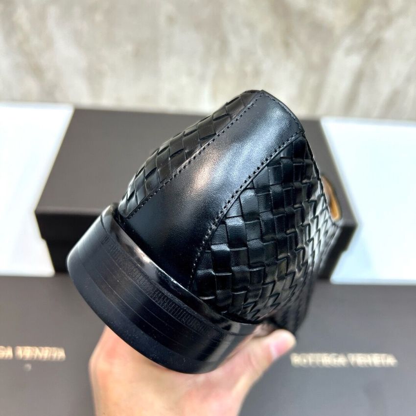 B0tt*ga Ven*ta Leather shoes for Men
