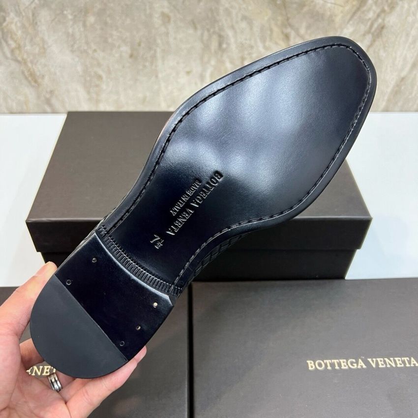 B0tt*ga Ven*ta Leather shoes for Men