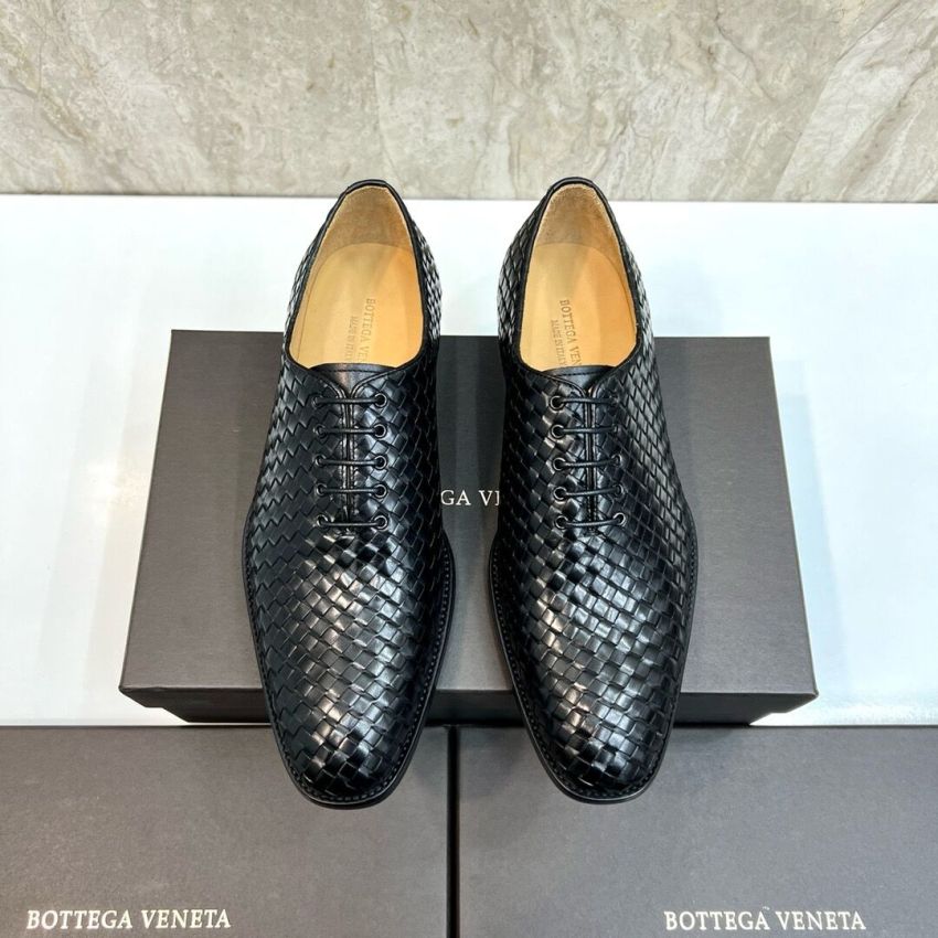 B0tt*ga Ven*ta Leather shoes for Men
