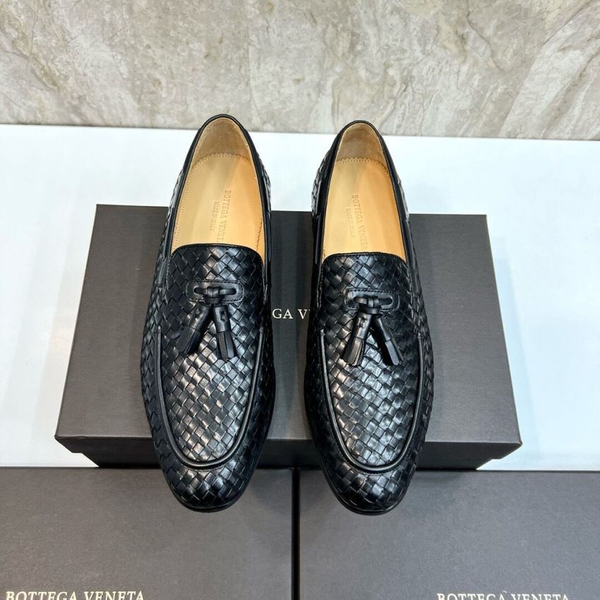 B0tt*ga Ven*ta Leather shoes for Men