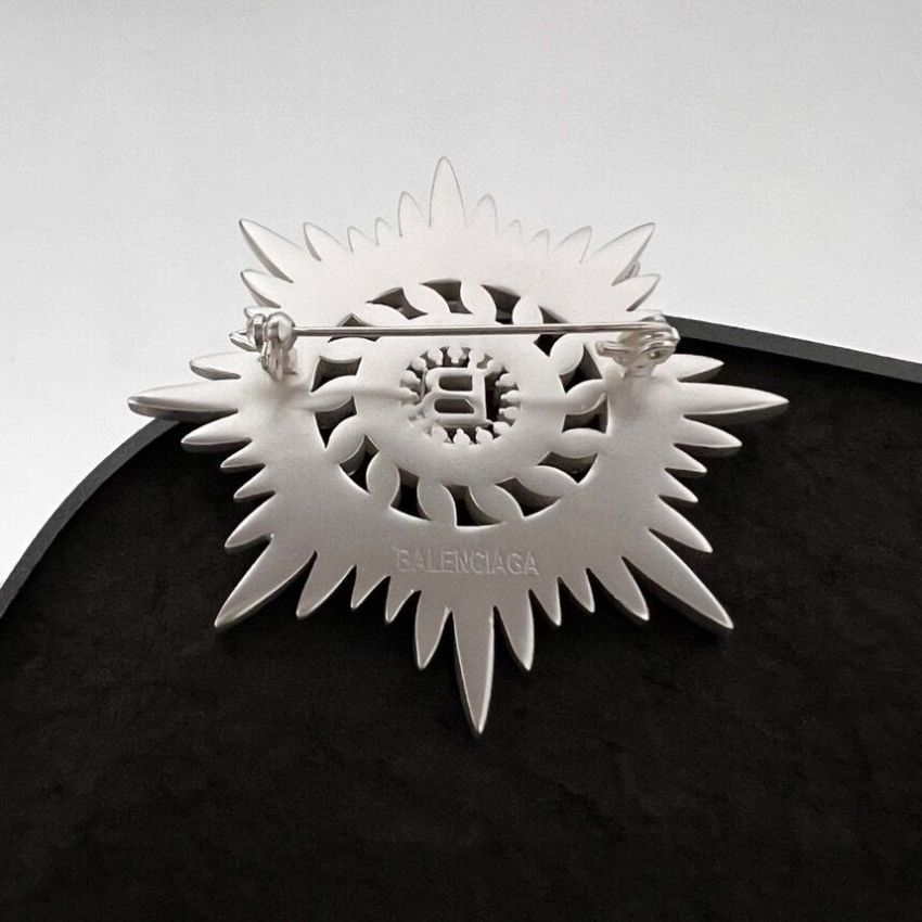 Ba1en*iaga Brooch