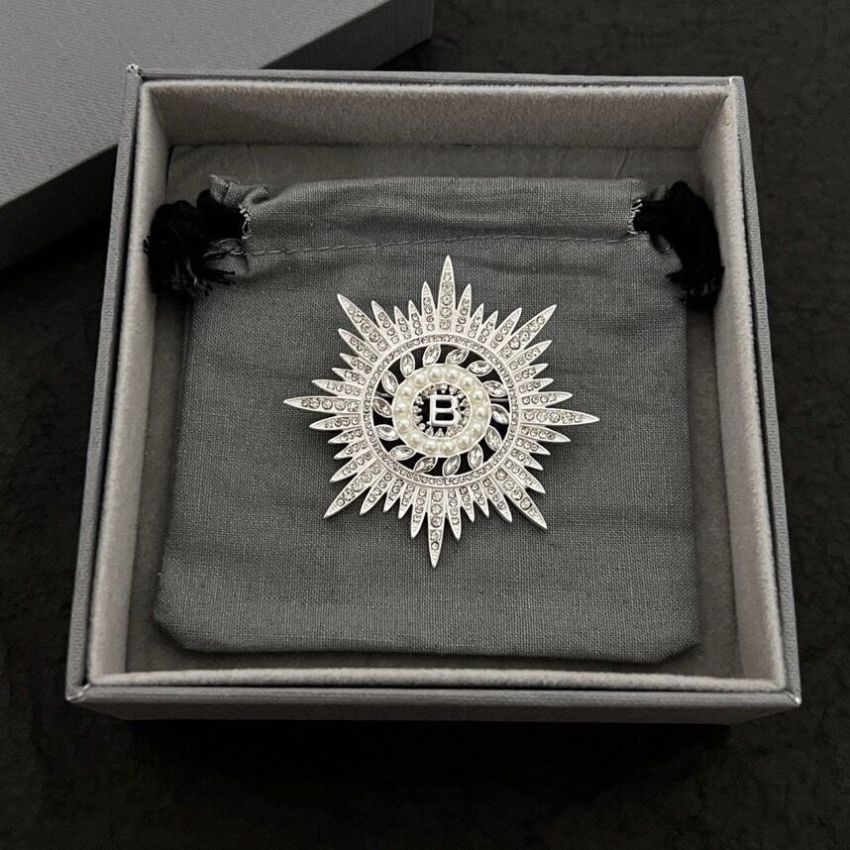 Ba1en*iaga Brooch
