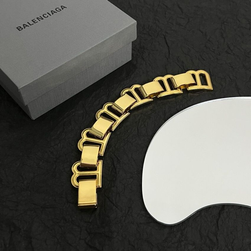 Ba1en*iaga Bracelet