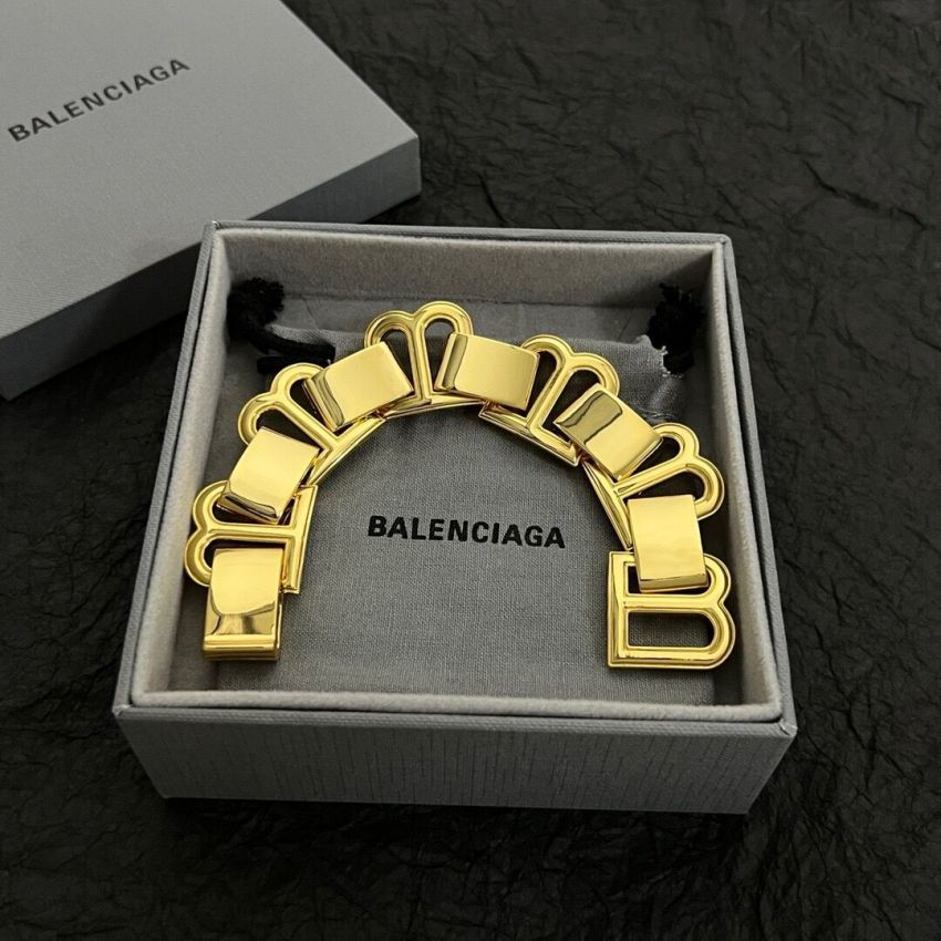 Ba1en*iaga Bracelet