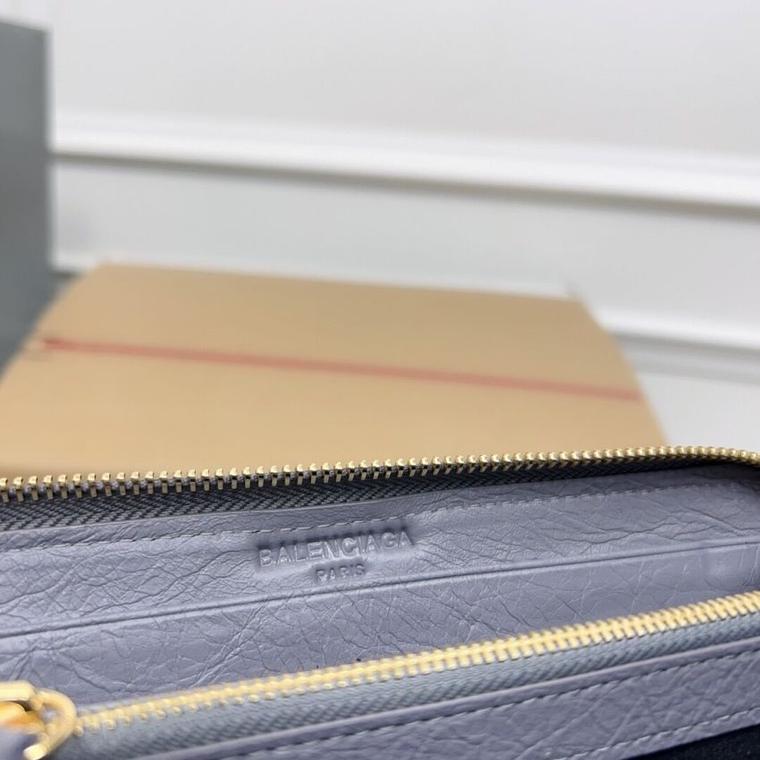 Ba1en*iaga Zippy Wallet