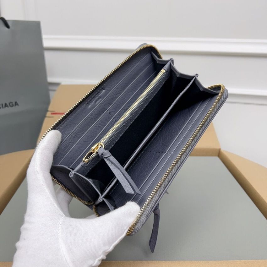 Ba1en*iaga Zippy Wallet
