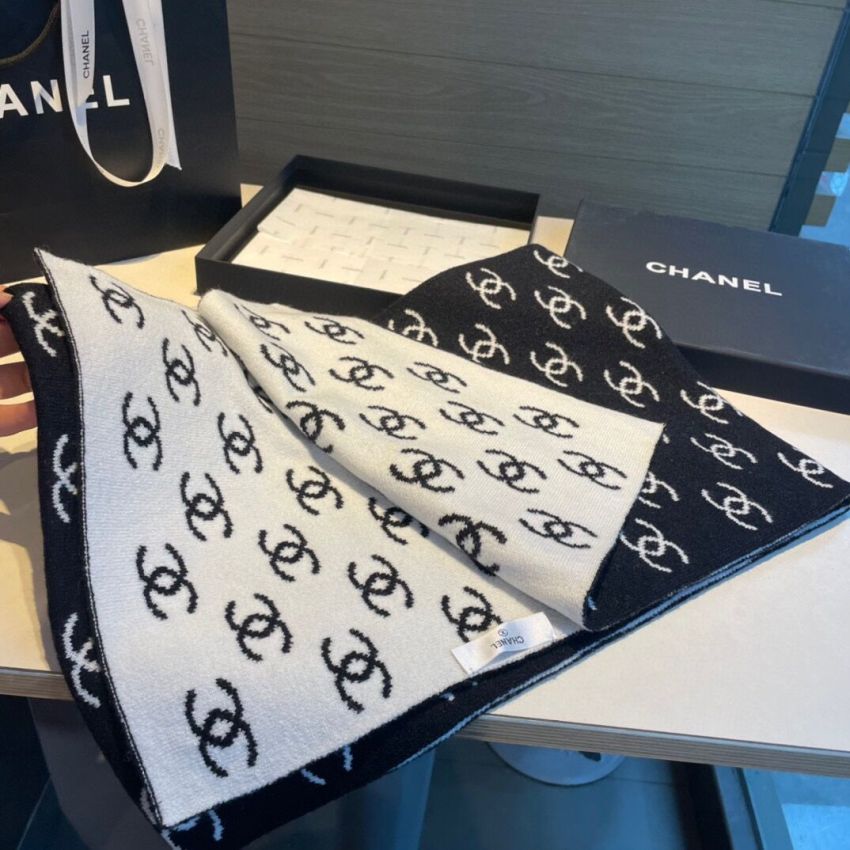 Ch**el Cashmere scarf